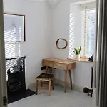 7 Guldrey Terrace Holiday home