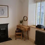 7 Guldrey Terrace