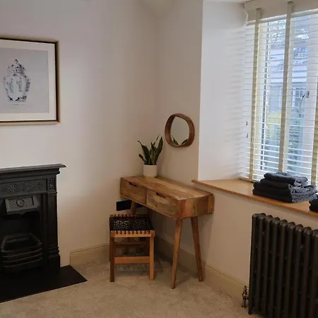 7 Guldrey Terrace