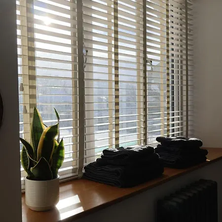 7 Guldrey Terrace
